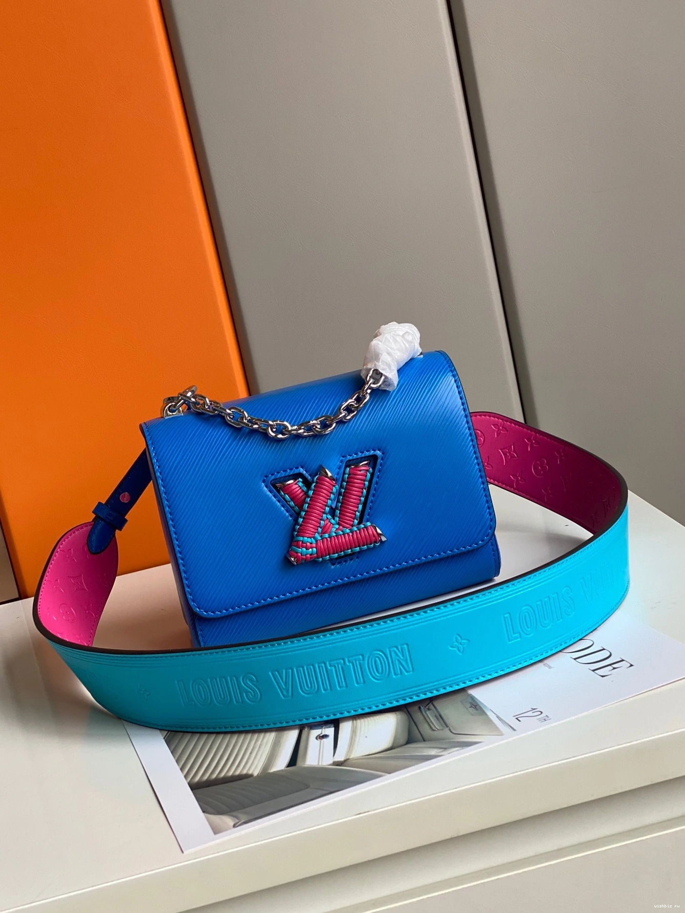 WIS VUITTON TWIST PM LOUIS 0308